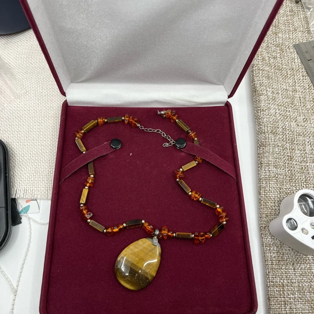 Vintage Adjustable Tiger's Eye Necklace with Sterling Silver Chain - Picture 6 of 16